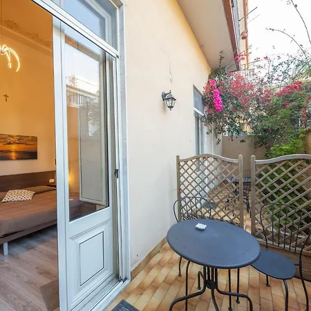 Ambitious Bed & Breakfast 4*